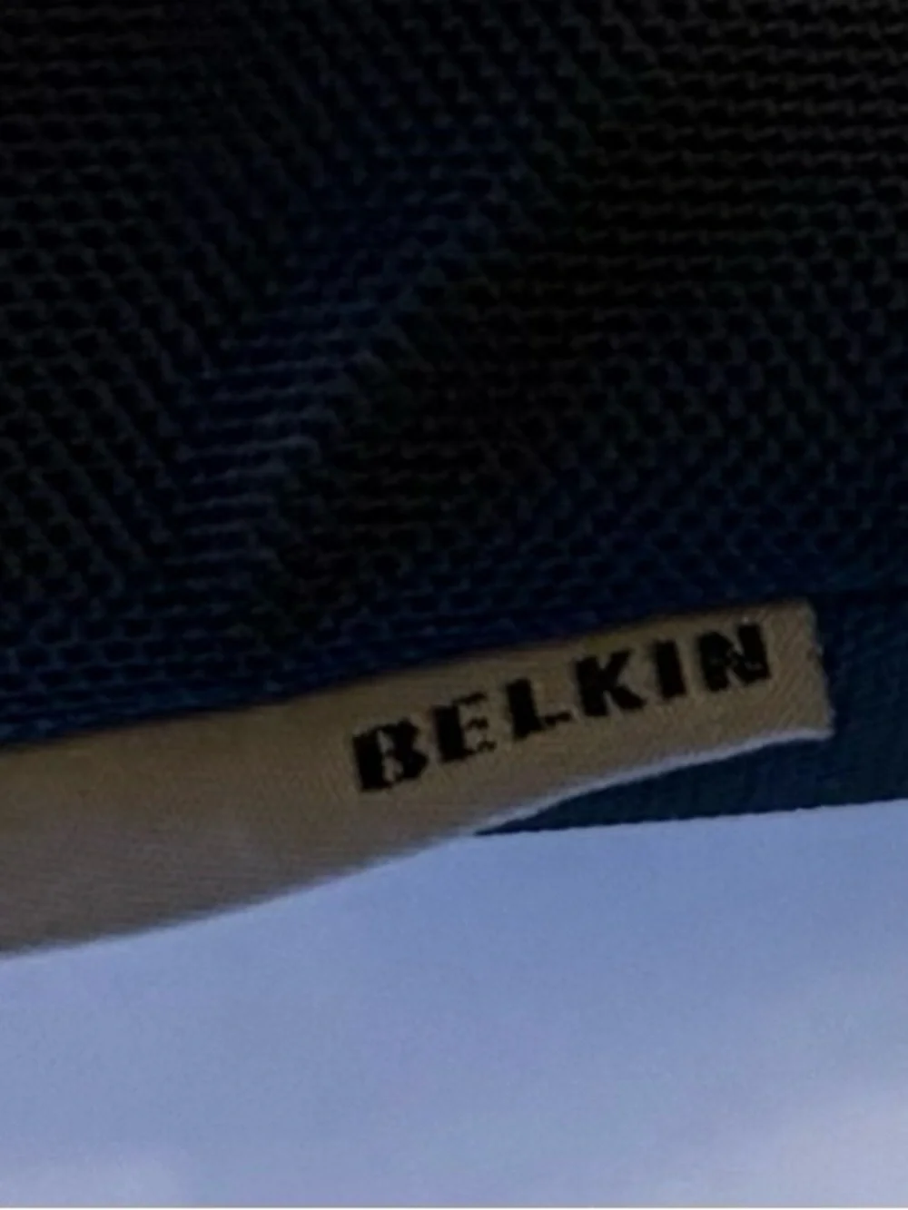 Belkin padded IPad/Tablet Crossbody Bag ~11x9